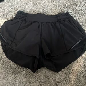 Lululemon size 2 Black Hotty Hot 2.5” low rise shorts